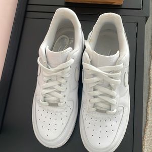 Nike Air Force One’s size 8.5